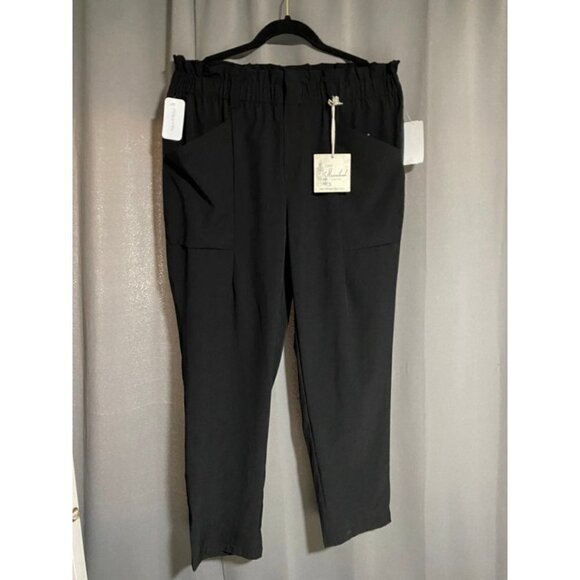 Pants - NWT black paperbag waist casual Pants 8